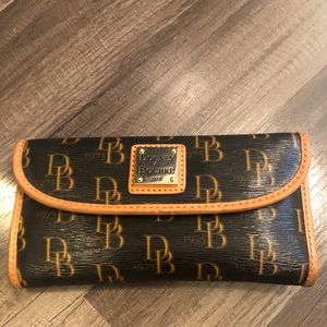 Dooney & Bourke 1975 Wallet